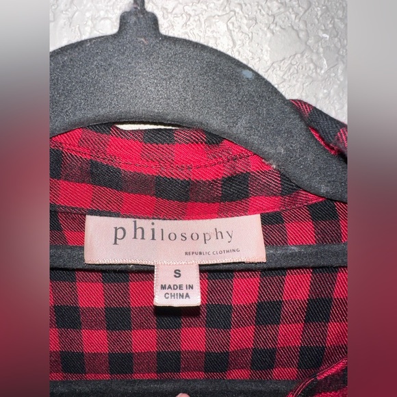 Philosophy Red and Black Plaid Button Up Adjustable Sleeves Size Small - Picture 5 of 9
